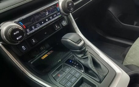 Toyota RAV4, 2025 год, 3 979 000 рублей, 15 фотография