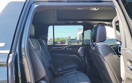 Cadillac Escalade V, 2022 год, 9 514 390 рублей, 17 фотография