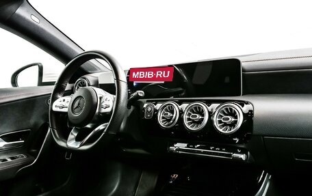 Mercedes-Benz CLA, 2019 год, 2 964 000 рублей, 9 фотография