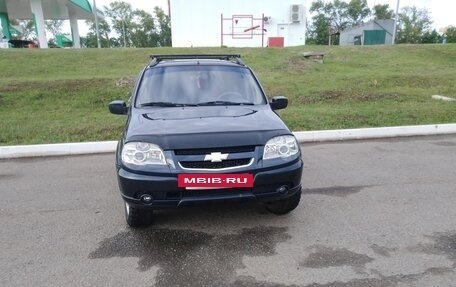 Chevrolet Niva I рестайлинг, 2010 год, 460 000 рублей, 3 фотография