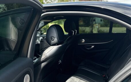 Mercedes-Benz E-Класс, 2019 год, 3 999 000 рублей, 10 фотография