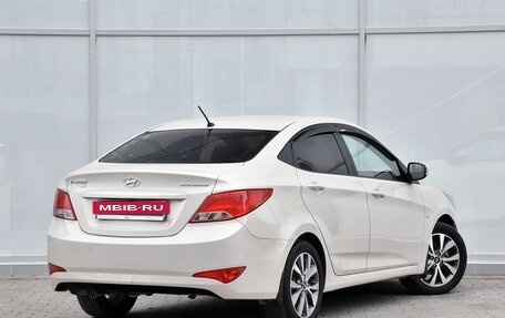Hyundai Solaris II рестайлинг, 2015 год, 740 000 рублей, 3 фотография