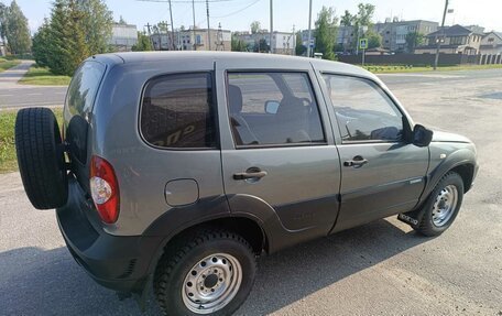 Chevrolet Niva I рестайлинг, 2011 год, 475 000 рублей, 4 фотография