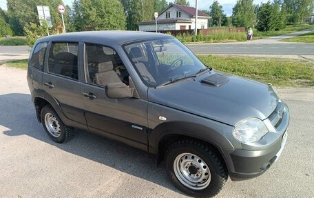 Chevrolet Niva I рестайлинг, 2011 год, 475 000 рублей, 2 фотография