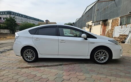 Toyota Prius, 2013 год, 1 320 000 рублей, 3 фотография