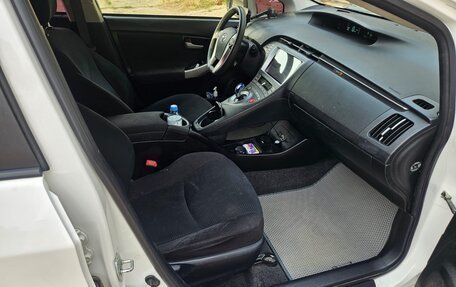 Toyota Prius, 2013 год, 1 320 000 рублей, 7 фотография