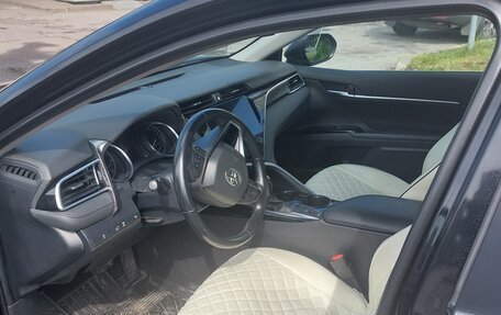 Toyota Camry, 2020 год, 2 400 000 рублей, 4 фотография