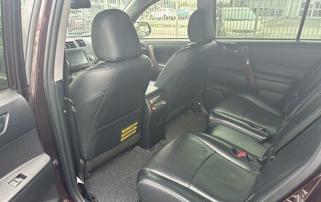 Toyota Highlander III, 2013 год, 1 999 000 рублей, 9 фотография
