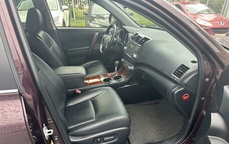 Toyota Highlander III, 2013 год, 1 999 000 рублей, 6 фотография