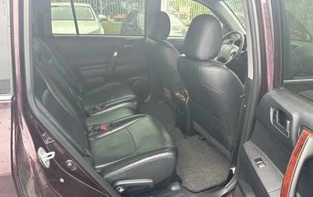 Toyota Highlander III, 2013 год, 1 999 000 рублей, 7 фотография
