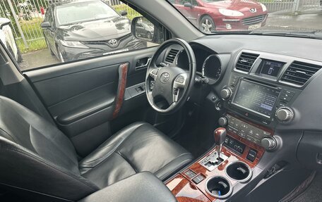 Toyota Highlander III, 2013 год, 1 999 000 рублей, 5 фотография