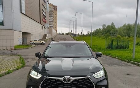 Toyota Highlander, 2023 год, 5 050 000 рублей, 2 фотография