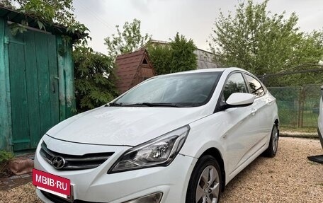 Hyundai Solaris II рестайлинг, 2015 год, 920 000 рублей, 4 фотография