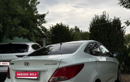 Hyundai Solaris II рестайлинг, 2015 год, 920 000 рублей, 3 фотография
