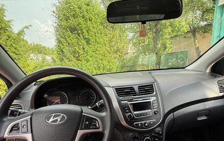 Hyundai Solaris II рестайлинг, 2015 год, 920 000 рублей, 6 фотография