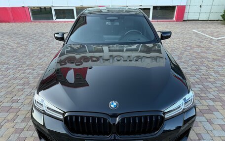 BMW 5 серия, 2021 год, 5 490 000 рублей, 2 фотография