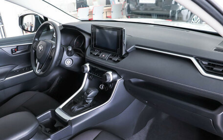 Toyota RAV4, 2024 год, 3 790 000 рублей, 7 фотография
