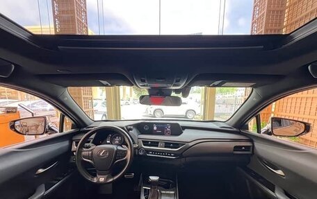 Lexus UX I, 2020 год, 2 800 000 рублей, 6 фотография