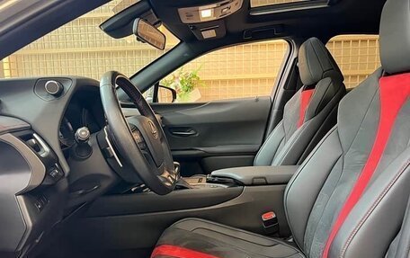 Lexus UX I, 2020 год, 2 800 000 рублей, 5 фотография
