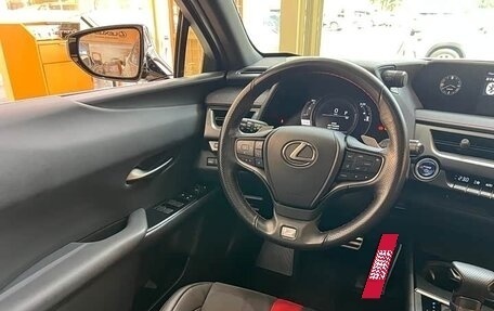 Lexus UX I, 2020 год, 2 800 000 рублей, 10 фотография