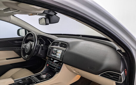 Jaguar XE I рестайлинг, 2015 год, 1 695 000 рублей, 13 фотография