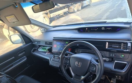 Honda Stepwgn IV, 2020 год, 2 800 000 рублей, 3 фотография