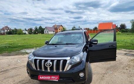 Toyota Land Cruiser Prado 150 рестайлинг 2, 2017 год, 3 700 000 рублей, 2 фотография