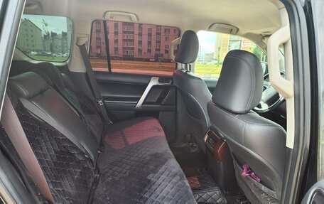 Toyota Land Cruiser Prado 150 рестайлинг 2, 2017 год, 3 700 000 рублей, 7 фотография