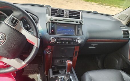 Toyota Land Cruiser Prado 150 рестайлинг 2, 2017 год, 3 700 000 рублей, 11 фотография