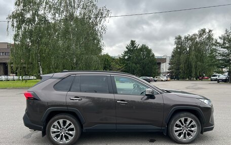 Toyota RAV4, 2020 год, 3 800 000 рублей, 2 фотография