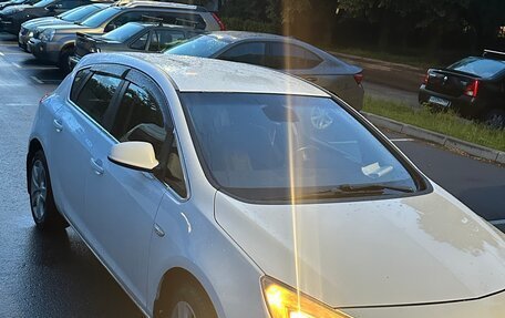 Opel Astra J, 2011 год, 700 000 рублей, 3 фотография