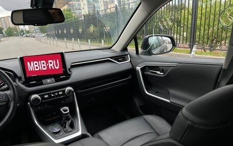 Toyota RAV4, 2020 год, 3 800 000 рублей, 6 фотография