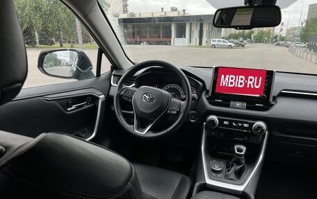 Toyota RAV4, 2020 год, 3 800 000 рублей, 7 фотография