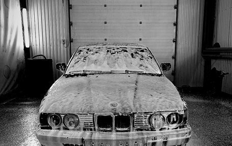 BMW 5 серия, 1992 год, 310 000 рублей, 11 фотография