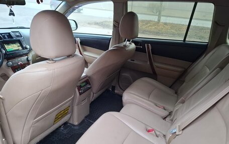 Toyota Highlander III, 2012 год, 1 750 000 рублей, 10 фотография