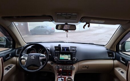Toyota Highlander III, 2012 год, 1 750 000 рублей, 16 фотография