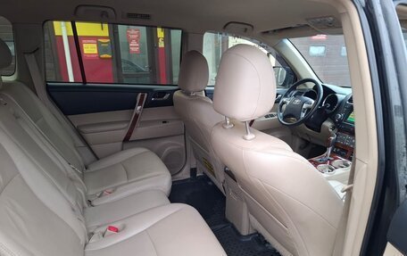 Toyota Highlander III, 2012 год, 1 750 000 рублей, 15 фотография
