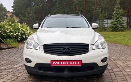 Infiniti QX50 I рестайлинг, 2014 год, 1 900 000 рублей, 1 фотография