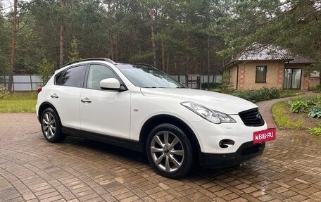 Infiniti QX50 I рестайлинг, 2014 год, 1 900 000 рублей, 2 фотография