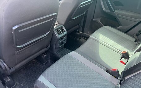 Volkswagen Tiguan II, 2018 год, 1 590 000 рублей, 8 фотография