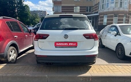 Volkswagen Tiguan II, 2018 год, 1 590 000 рублей, 6 фотография