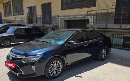 Toyota Camry, 2017 год, 2 200 000 рублей, 2 фотография