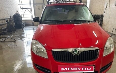 Skoda Fabia II, 2009 год, 400 000 рублей, 2 фотография