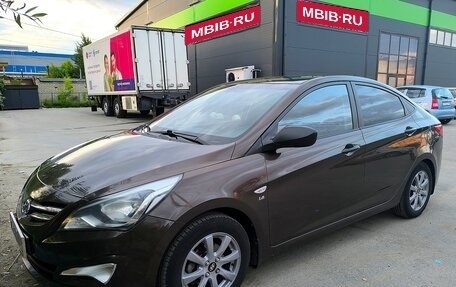 Hyundai Solaris II рестайлинг, 2014 год, 999 990 рублей, 1 фотография