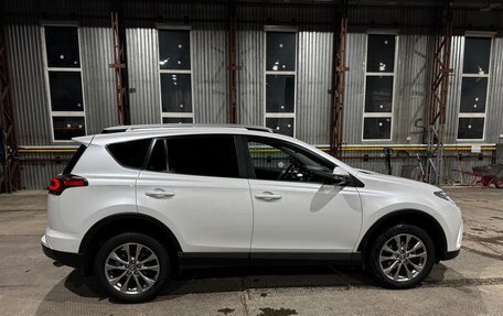 Toyota RAV4, 2018 год, 2 549 999 рублей, 4 фотография