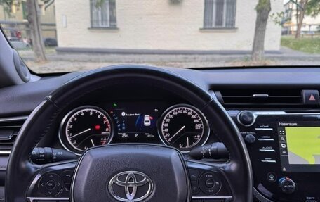 Toyota Camry, 2019 год, 1 700 000 рублей, 5 фотография