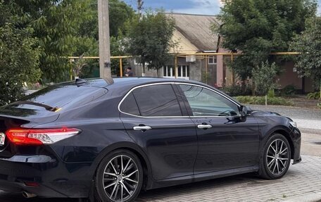 Toyota Camry, 2019 год, 1 700 000 рублей, 3 фотография