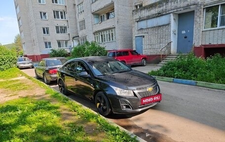 Chevrolet Cruze II, 2013 год, 800 000 рублей, 3 фотография