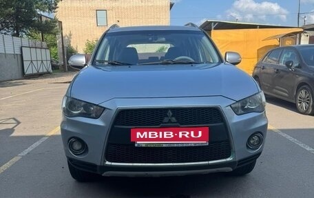 Mitsubishi Outlander III рестайлинг 3, 2010 год, 1 100 000 рублей, 2 фотография