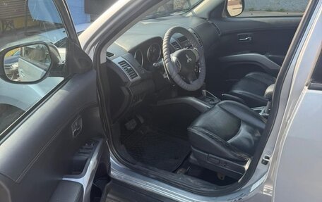 Mitsubishi Outlander III рестайлинг 3, 2010 год, 1 100 000 рублей, 5 фотография